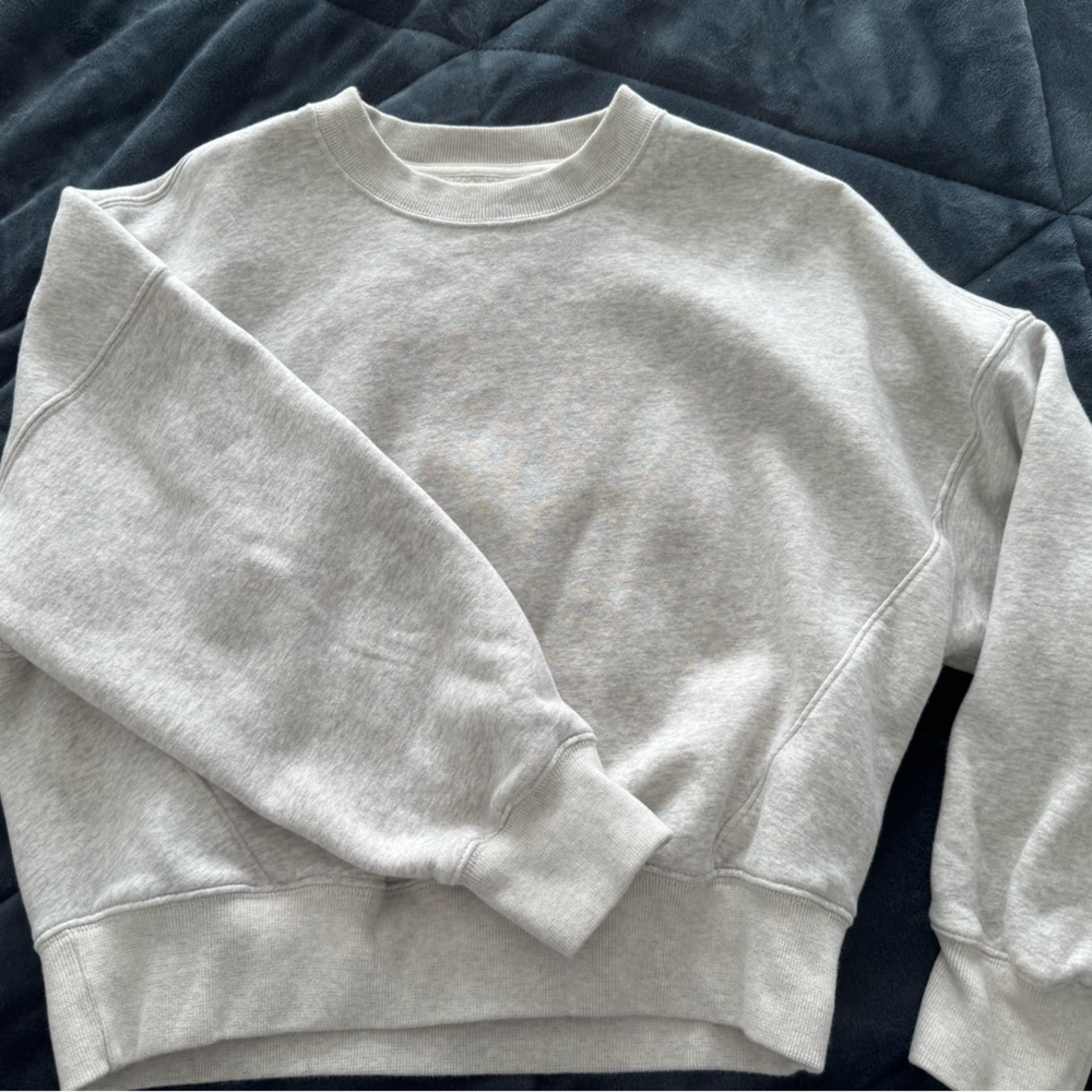 Abercrombie & Fitch Light Gray Crewneck Sweater